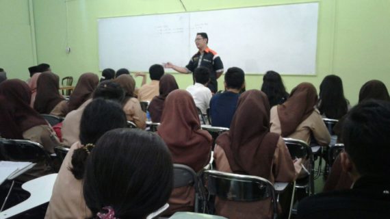 Adzkia STAN Berikan Beasiswa Kepada 300 Siswa SMA