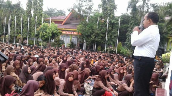 Di hadapan 700-an Siswa SMKN 1 Percut Sei Tuan, Bimbel Adzkia STAN Sebar Virus Motivasi