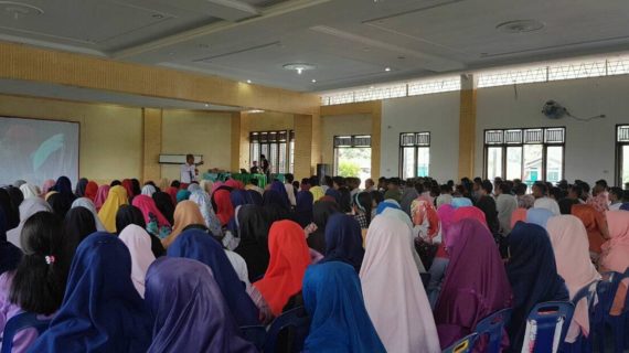 Dahsyat!!! Pelajar Se Kota Padang Sidimpuan hadiri Seminar Meraih Masa Depan Cemerlang Bersama Bimbel Adzkia STAN.